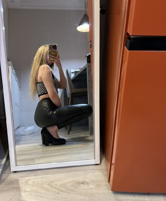 Молодая, стройная и гибкая. Готова исполнить все твои фантазии и желания. Приглашаю к себе или приеду к тебе. Все индивидуально и конфиденциально. 3700, 21 год